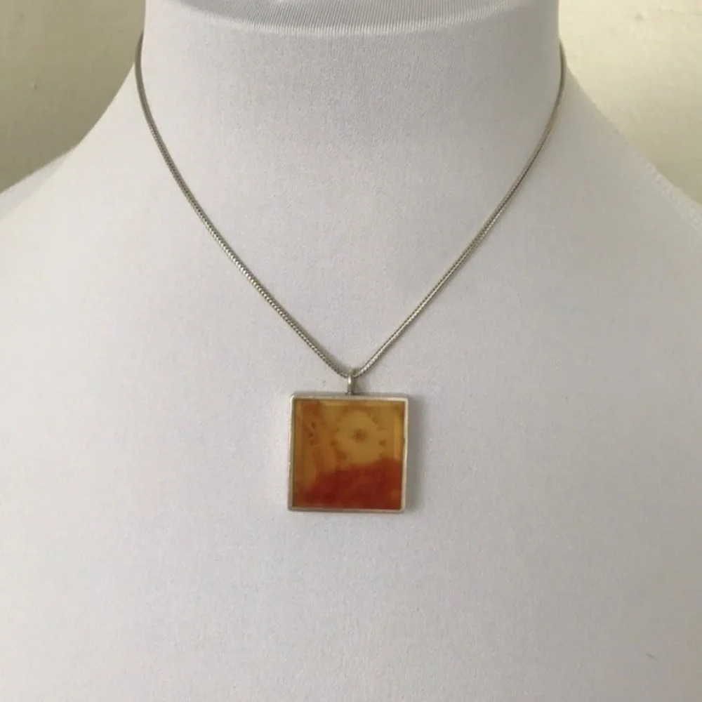 Elegant 925 Sterling silver real stone amber necklace